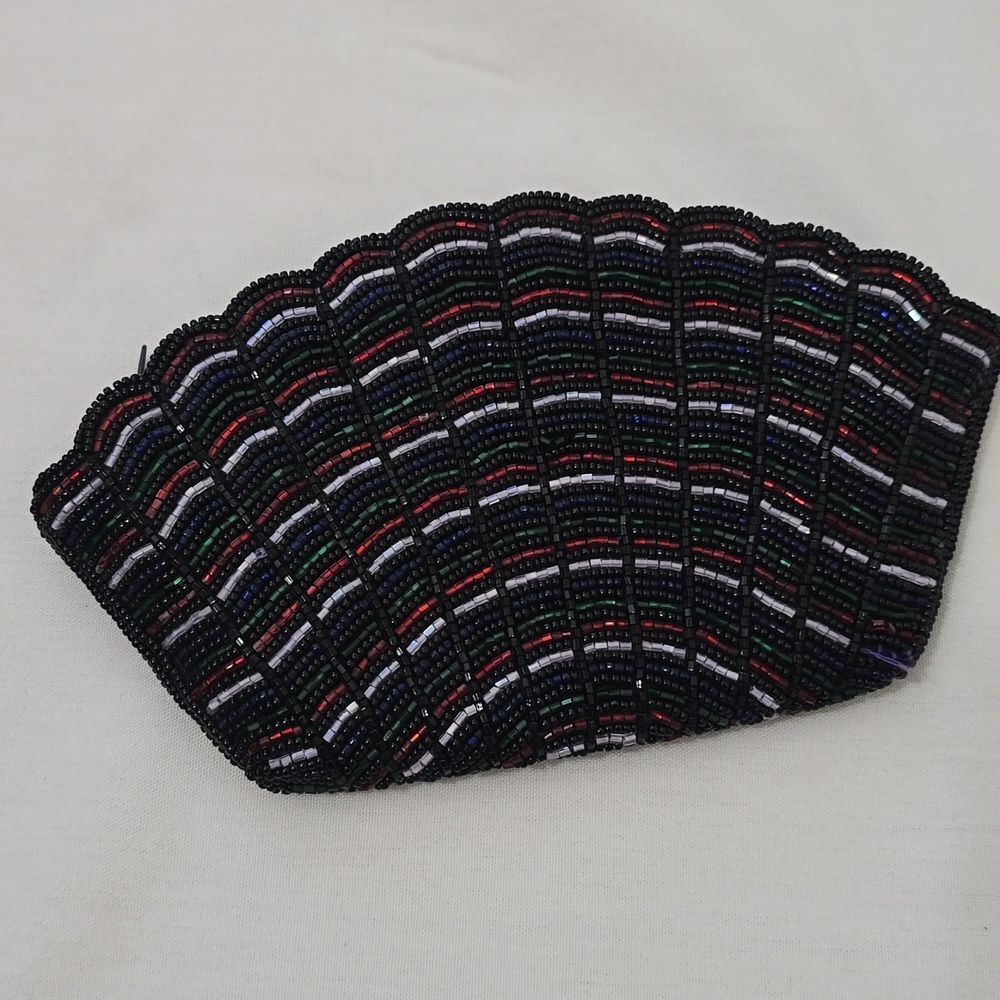 Women’s Neiman Marcus Vintage 1980 Clutch Shell Shape Beaded Multicolor 4.5”x 8”